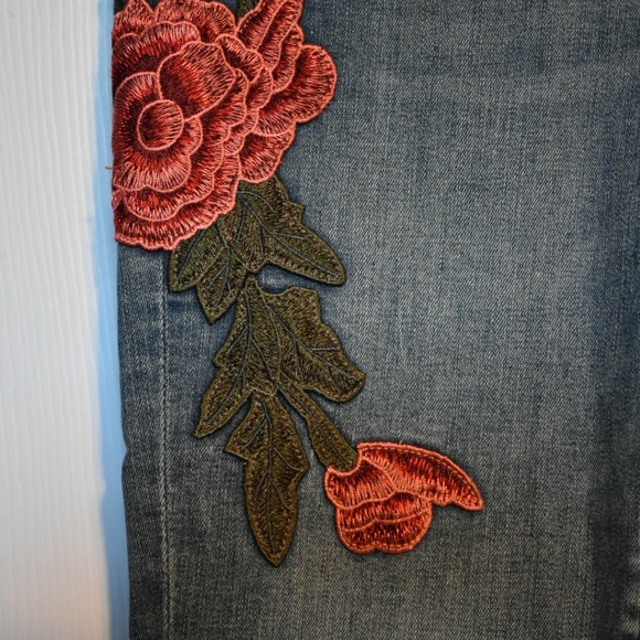 Beautiful embroidered jeans by Express - Picture 2 of 3